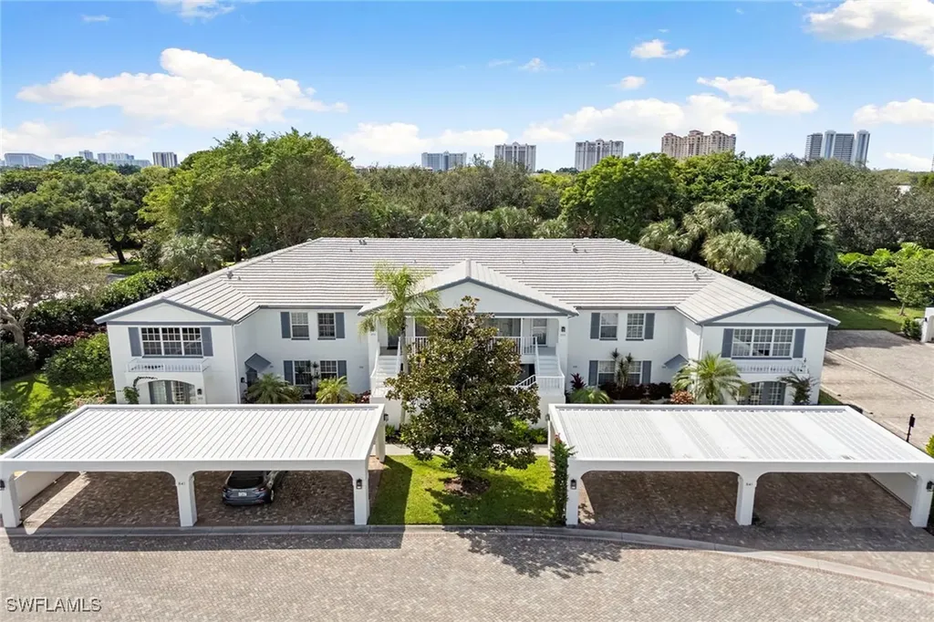 841 Tanbark Drive Naples FL 34108