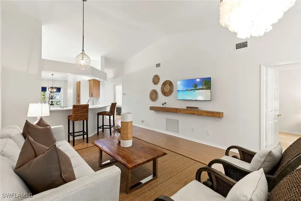 841 Tanbark Drive Naples FL 34108