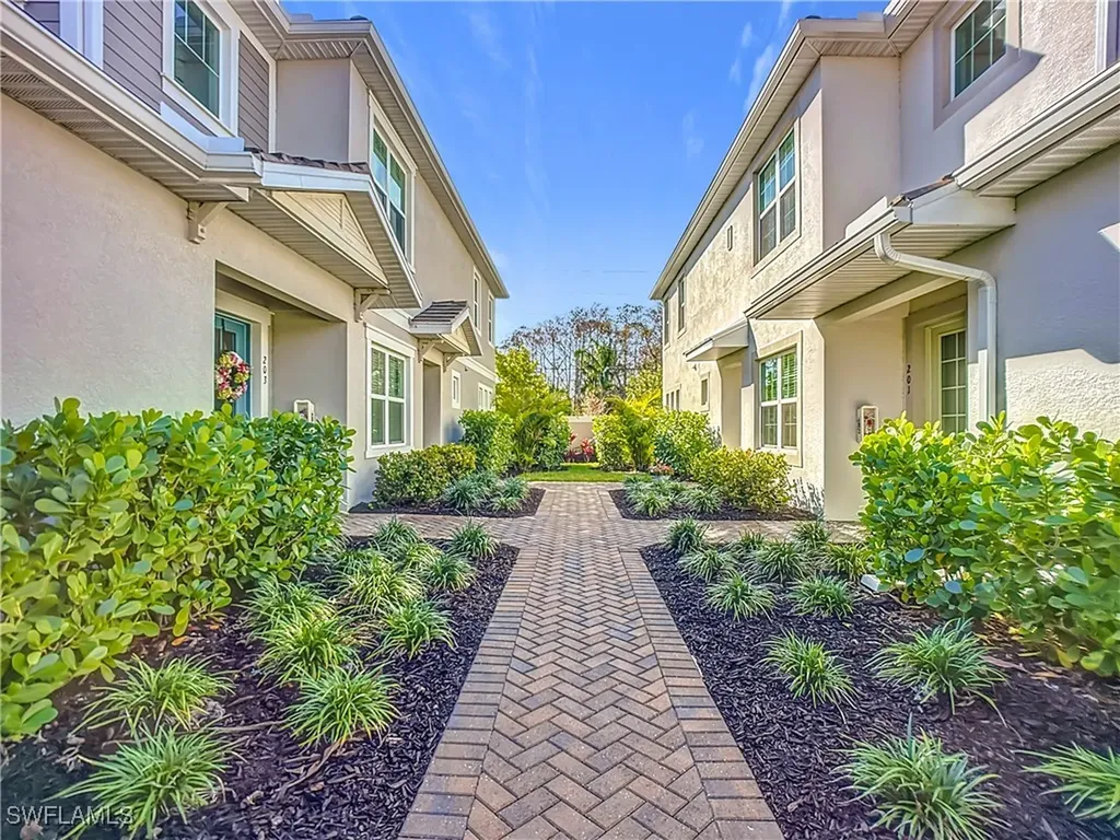 4664 Arboretum Circle Naples FL 34112
