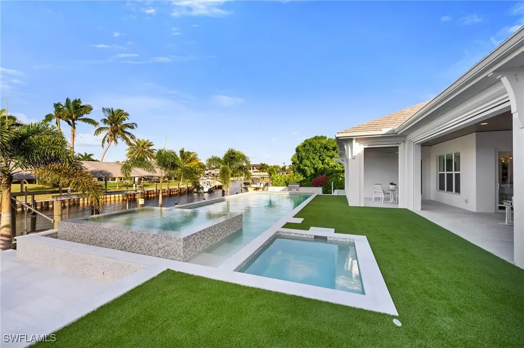 813 Cal Cove Drive Fort Myers FL 33919