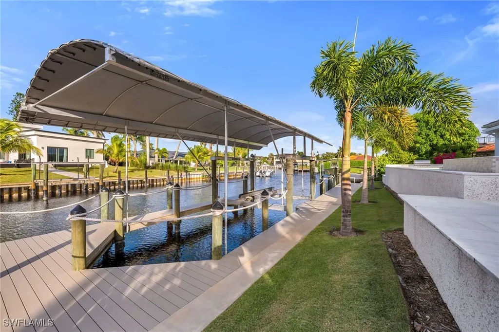 813 Cal Cove Drive Fort Myers FL 33919