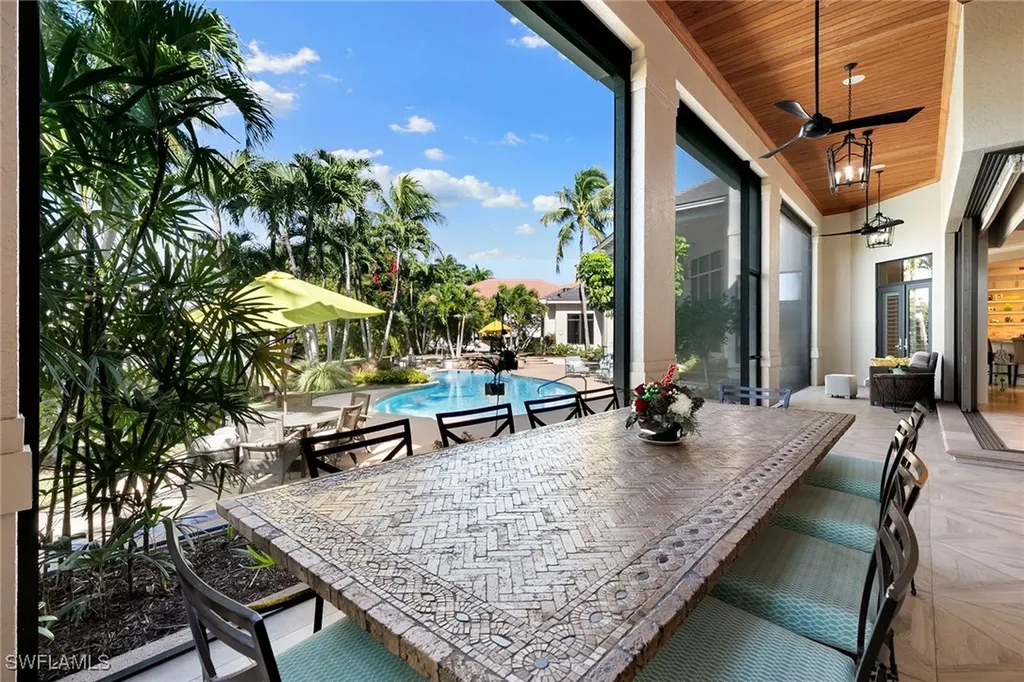 9655 Mashie Court Naples FL 34108