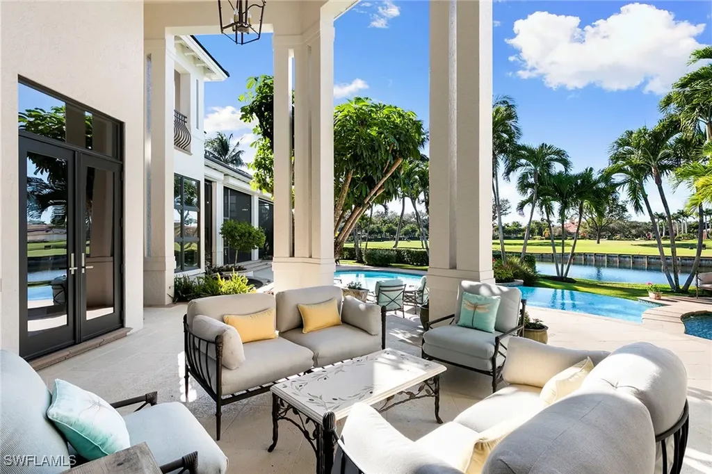 9655 Mashie Court Naples FL 34108