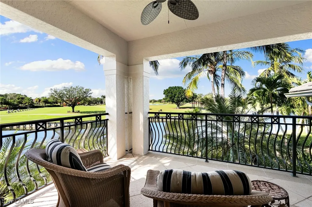 9655 Mashie Court Naples FL 34108