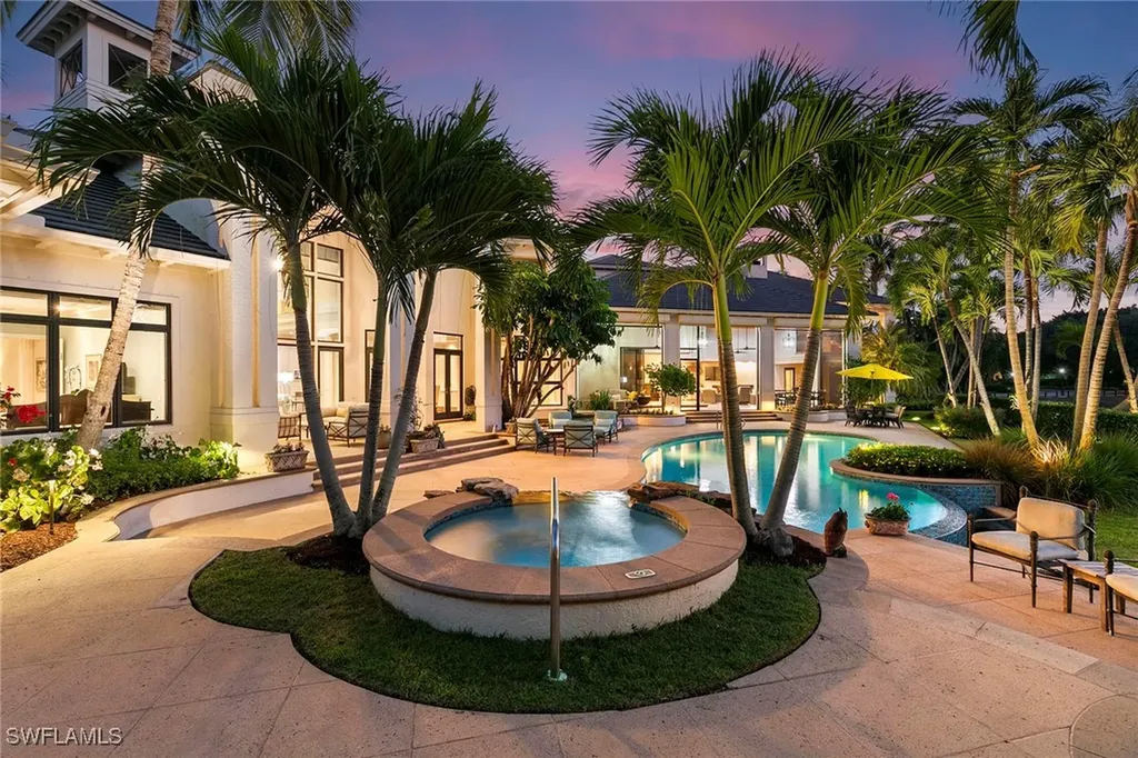 9655 Mashie Court Naples FL 34108