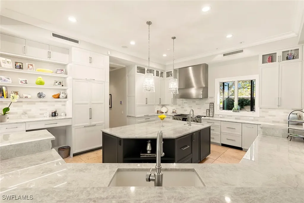 9655 Mashie Court Naples FL 34108