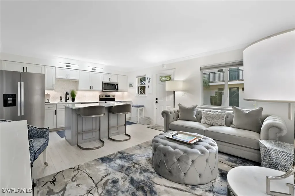 960 7th Street S Naples FL 34102
