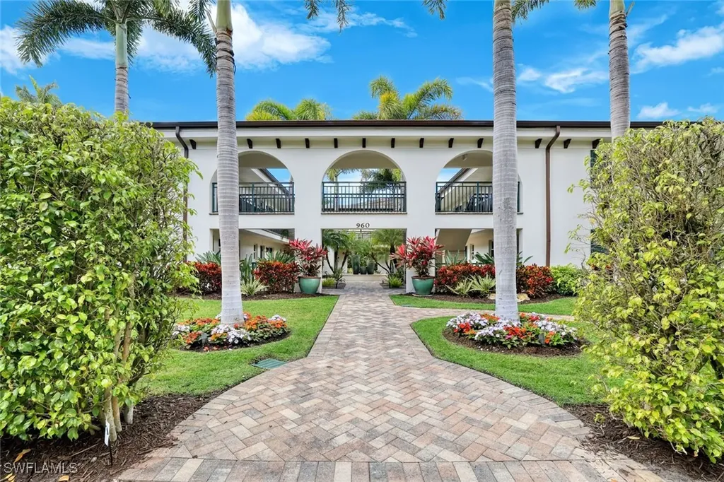 960 7th Street S Naples FL 34102