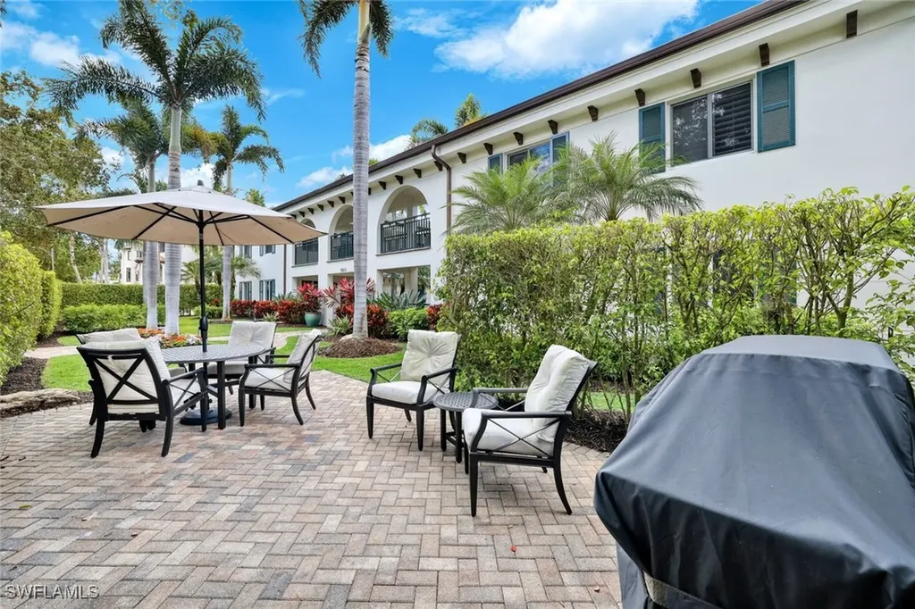 960 7th Street S Naples FL 34102