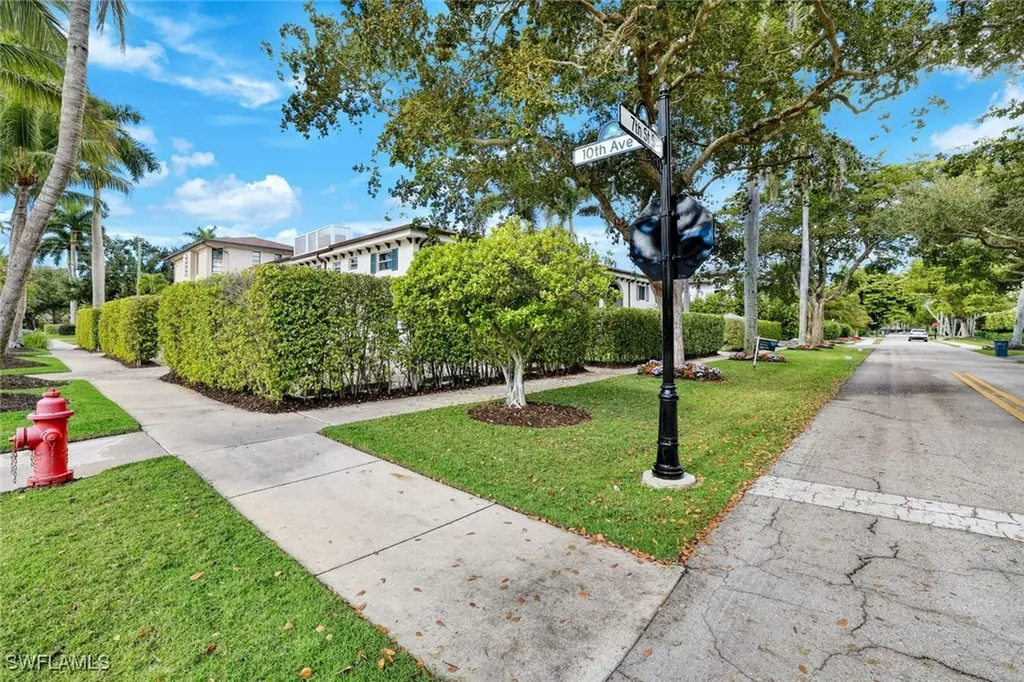 960 7th Street S Naples FL 34102