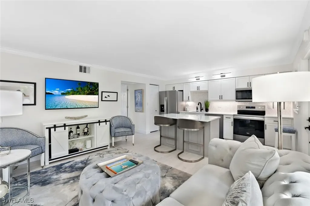 960 7th Street S Naples FL 34102