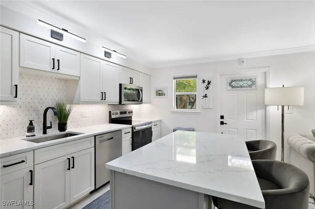 960 7th Street S Naples FL 34102