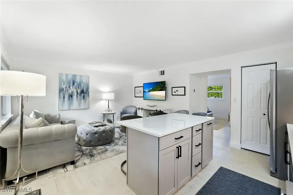 960 7th Street S Naples FL 34102