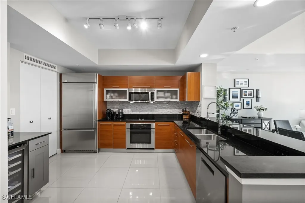 3000 Oasis Grand Boulevard Fort Myers FL 33916