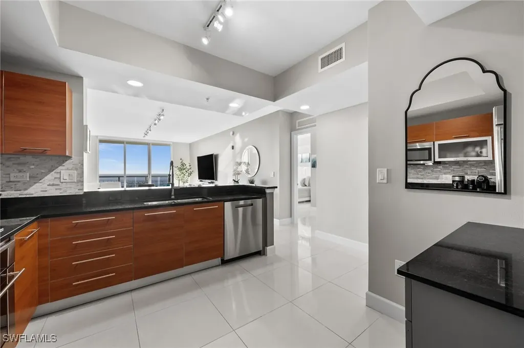 3000 Oasis Grand Boulevard Fort Myers FL 33916