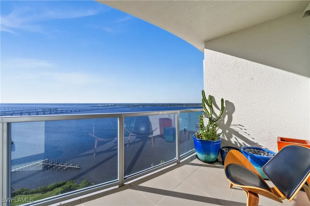 3000 Oasis Grand Boulevard Fort Myers FL 33916