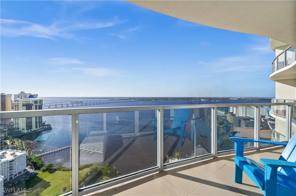 3000 Oasis Grand Boulevard Fort Myers FL 33916