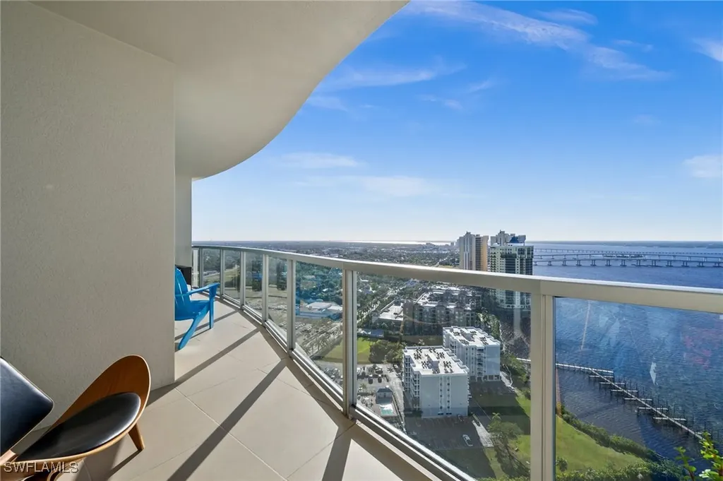 3000 Oasis Grand Boulevard Fort Myers FL 33916