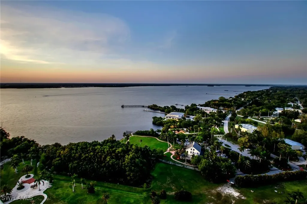 3000 Oasis Grand Boulevard Fort Myers FL 33916