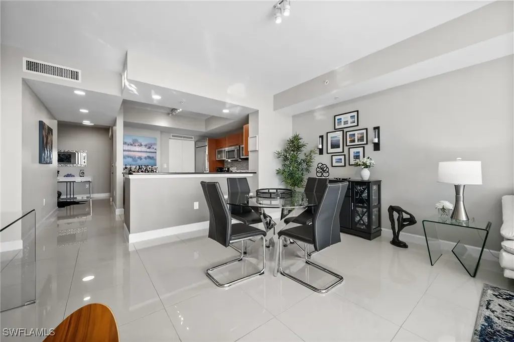 3000 Oasis Grand Boulevard Fort Myers FL 33916