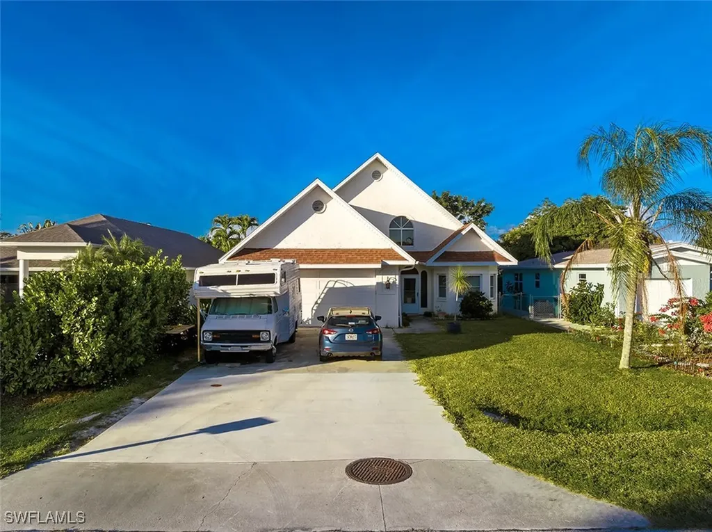 739 102nd Avenue N Naples FL 34108