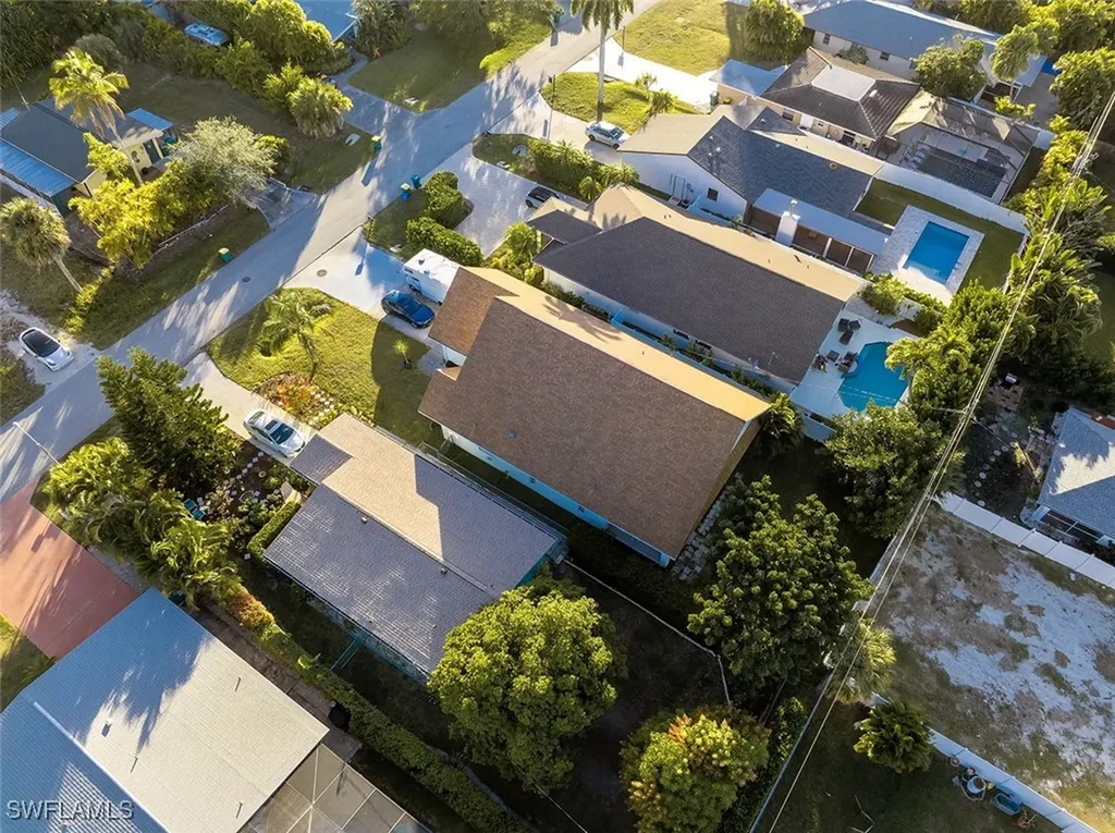 739 102nd Avenue N Naples FL 34108