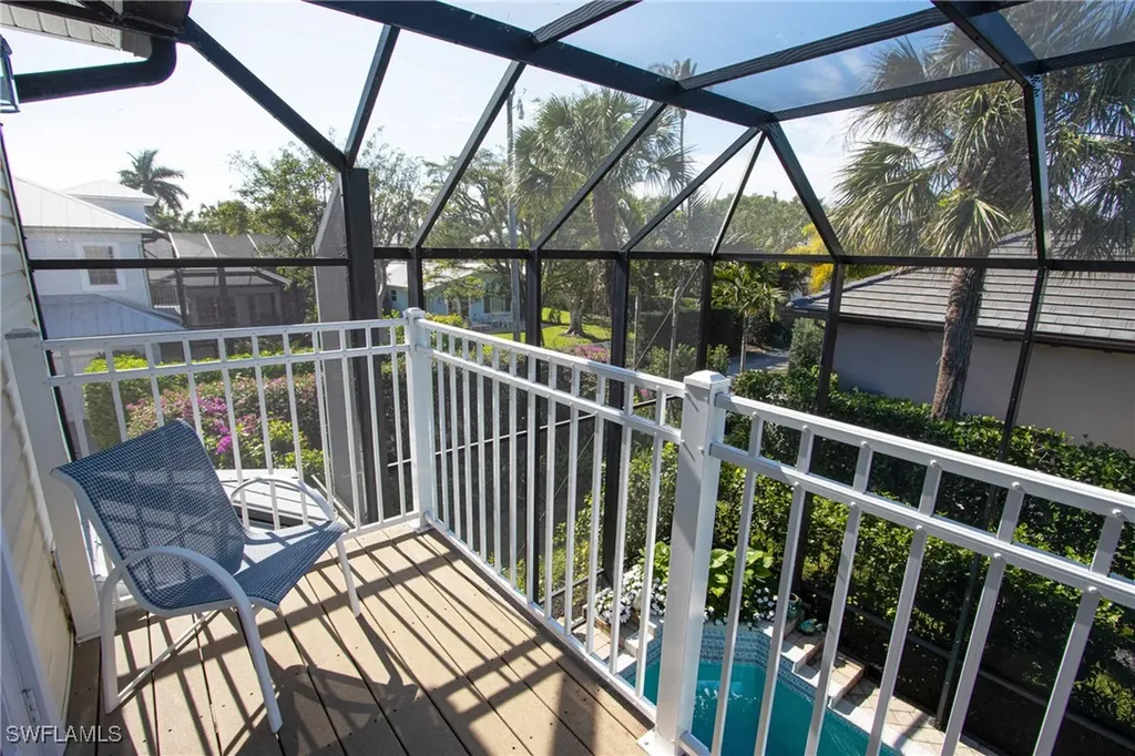 476 1st Avenue N Naples FL 34102