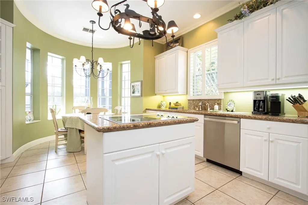 476 1st Avenue N Naples FL 34102