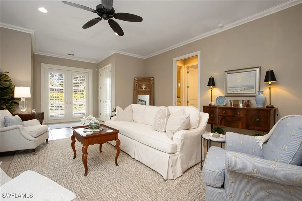 476 1st Avenue N Naples FL 34102