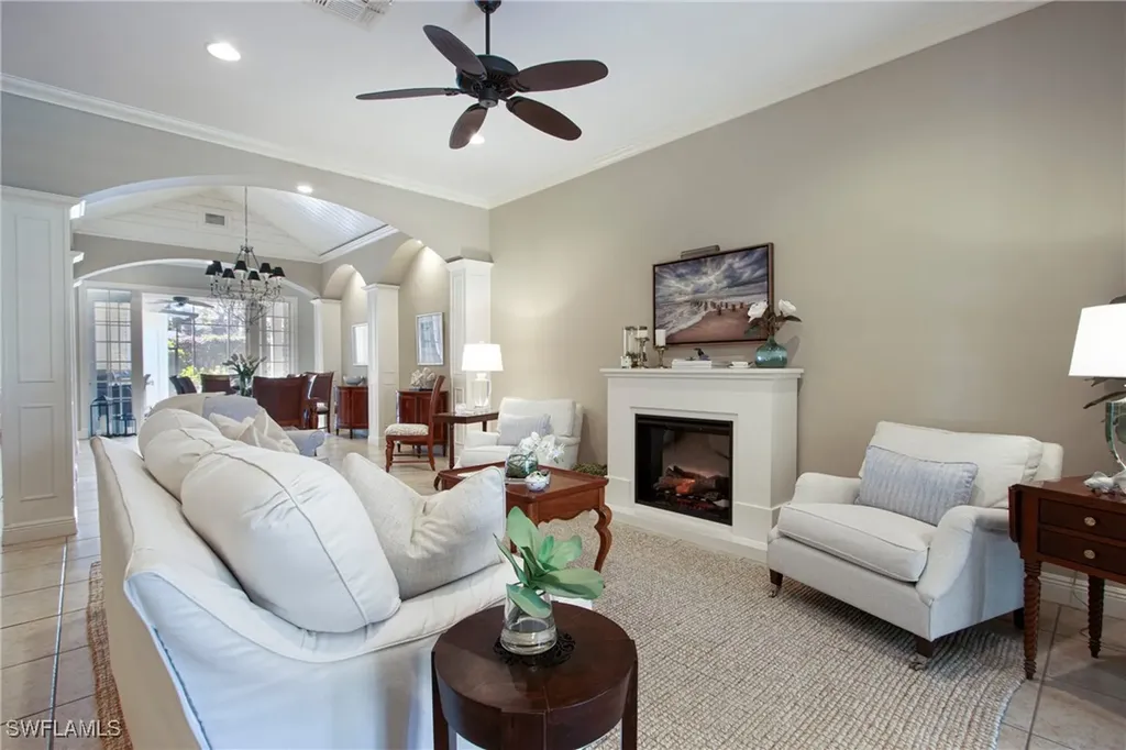 476 1st Avenue N Naples FL 34102