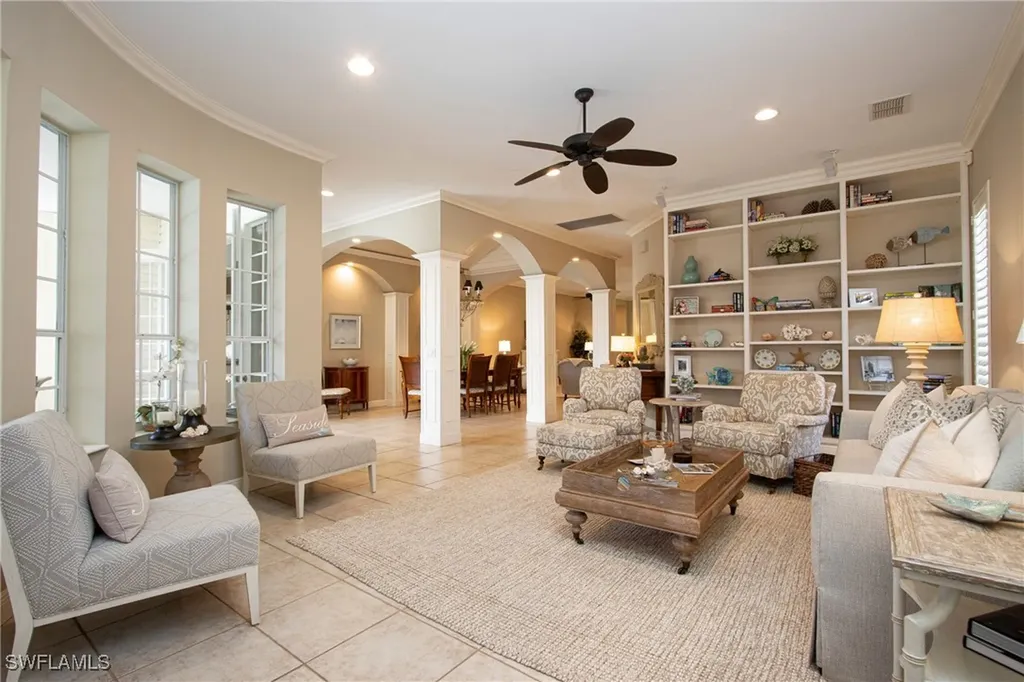 476 1st Avenue N Naples FL 34102