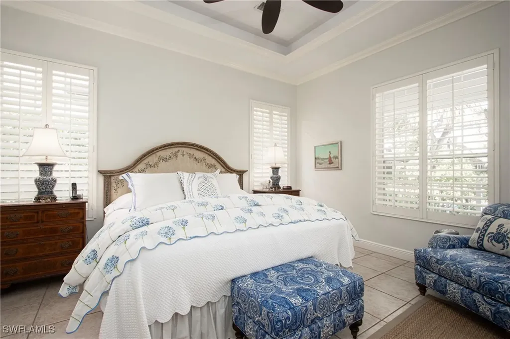 476 1st Avenue N Naples FL 34102