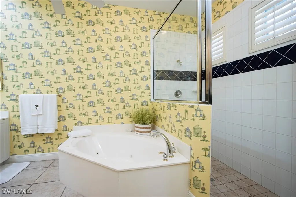 476 1st Avenue N Naples FL 34102