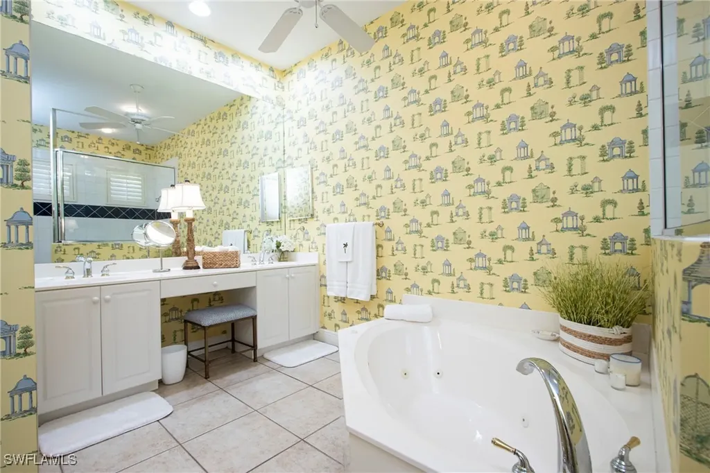 476 1st Avenue N Naples FL 34102