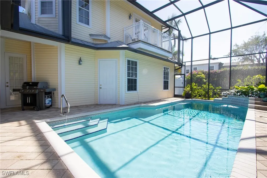 476 1st Avenue N Naples FL 34102