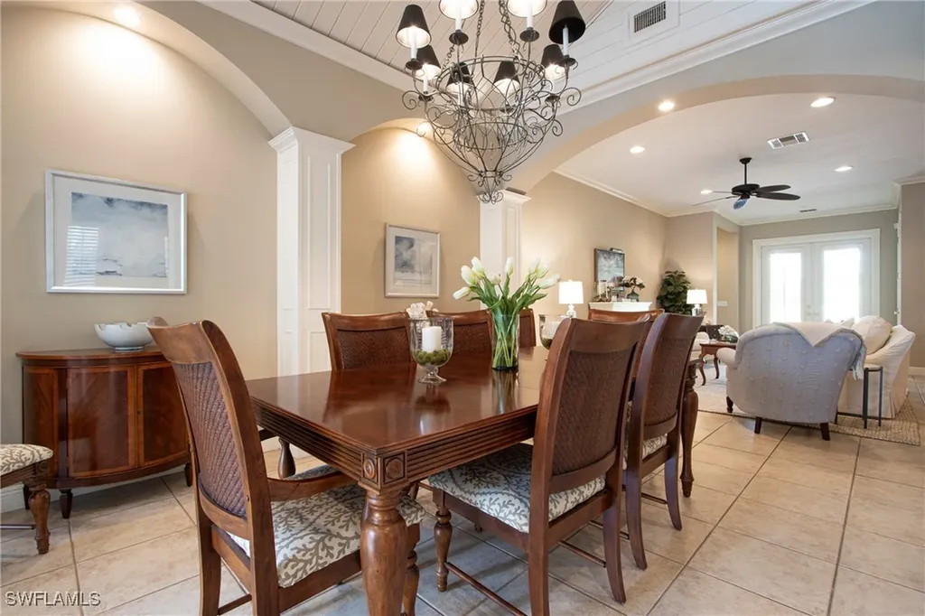 476 1st Avenue N Naples FL 34102