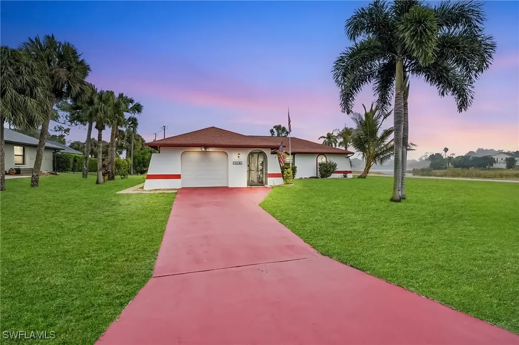 516 Roosevelt Avenue Lehigh Acres FL 33936