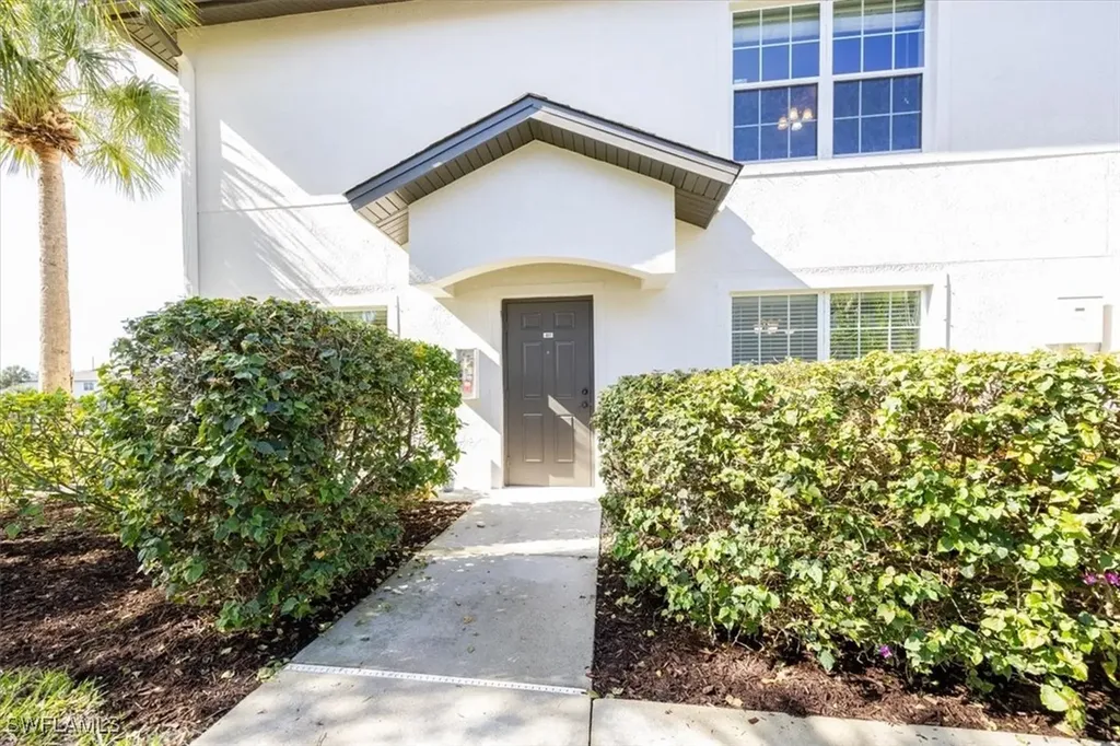 9081 Gervais Circle Naples FL 34120