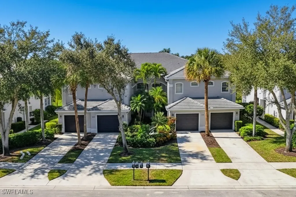 1981 Crestview Way Naples FL 34119