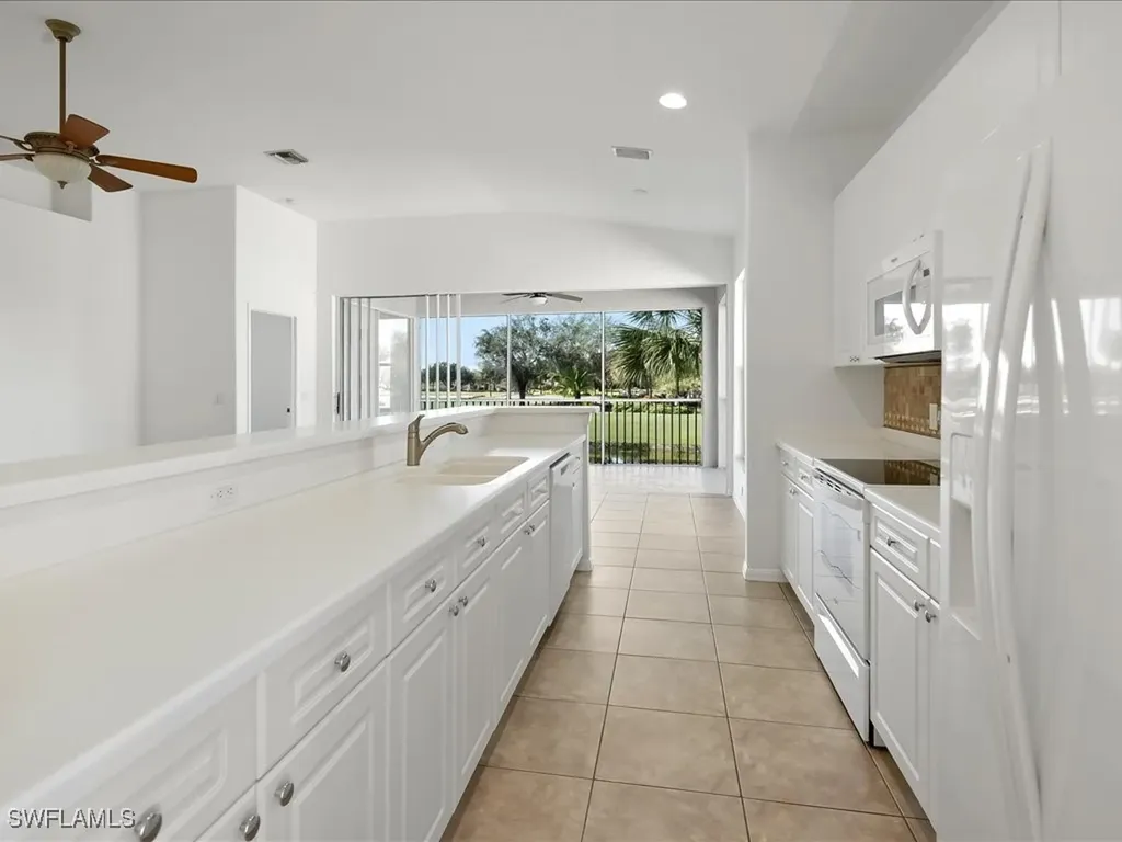 1981 Crestview Way Naples FL 34119