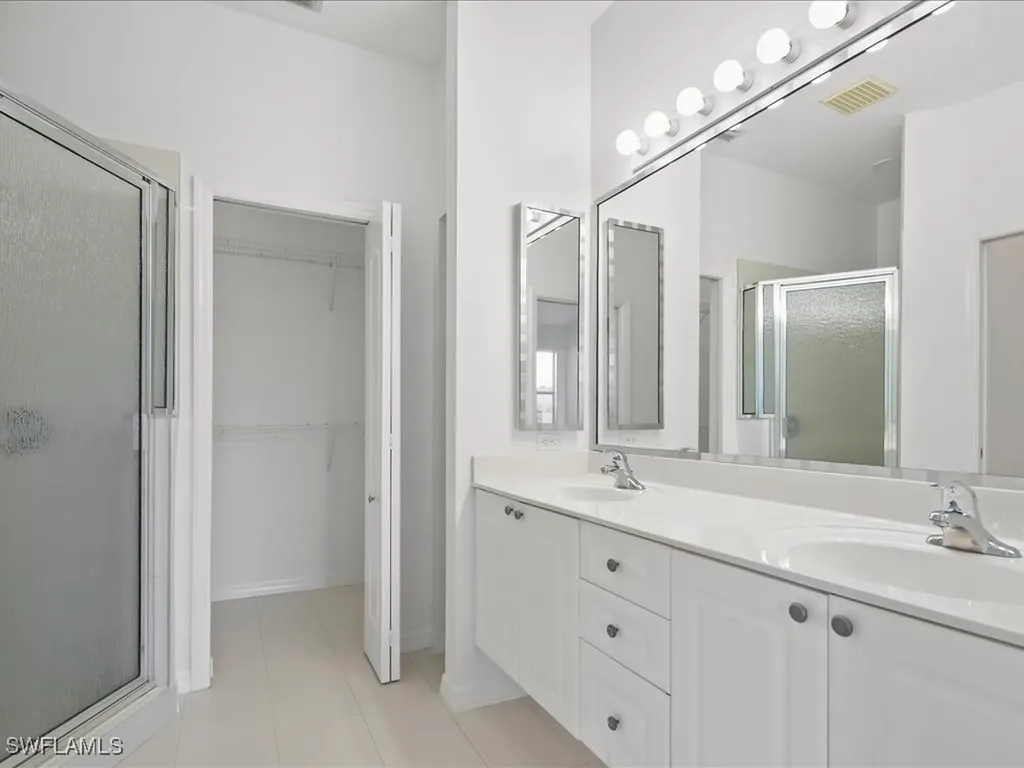 1981 Crestview Way Naples FL 34119