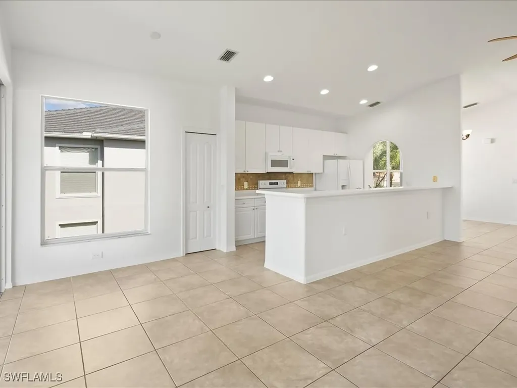 1981 Crestview Way Naples FL 34119