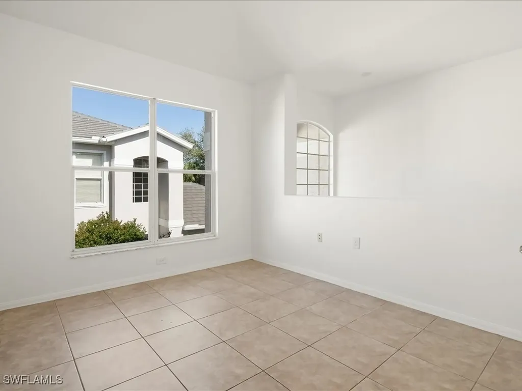 1981 Crestview Way Naples FL 34119