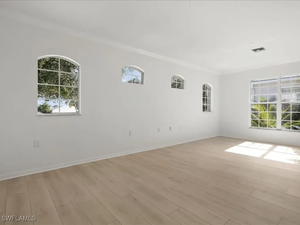 1981 Crestview Way Naples FL 34119