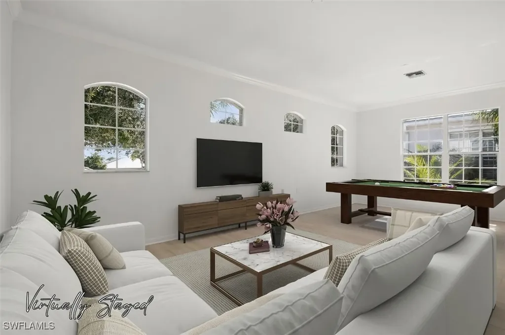 1981 Crestview Way Naples FL 34119