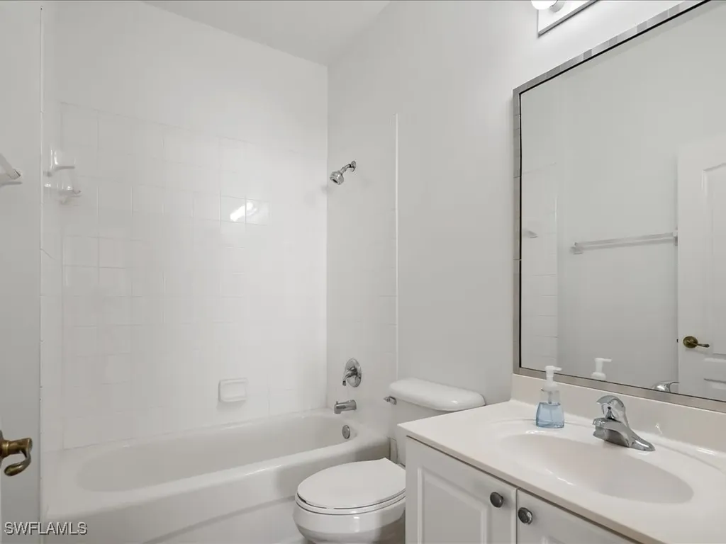 1981 Crestview Way Naples FL 34119