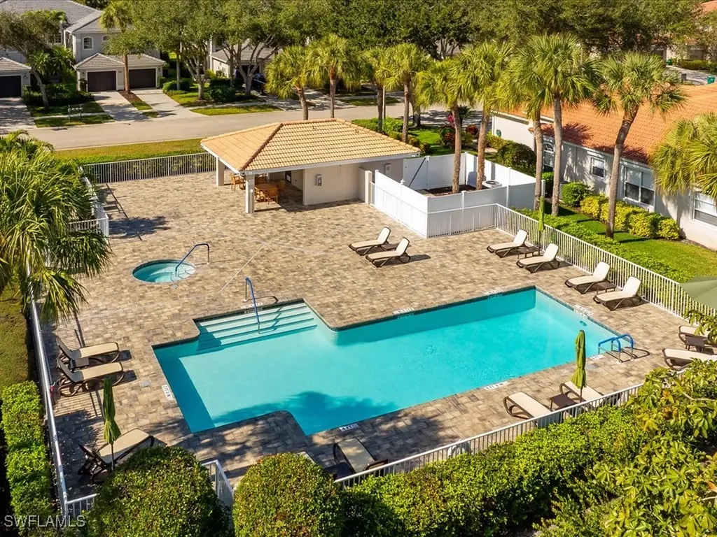 1981 Crestview Way Naples FL 34119