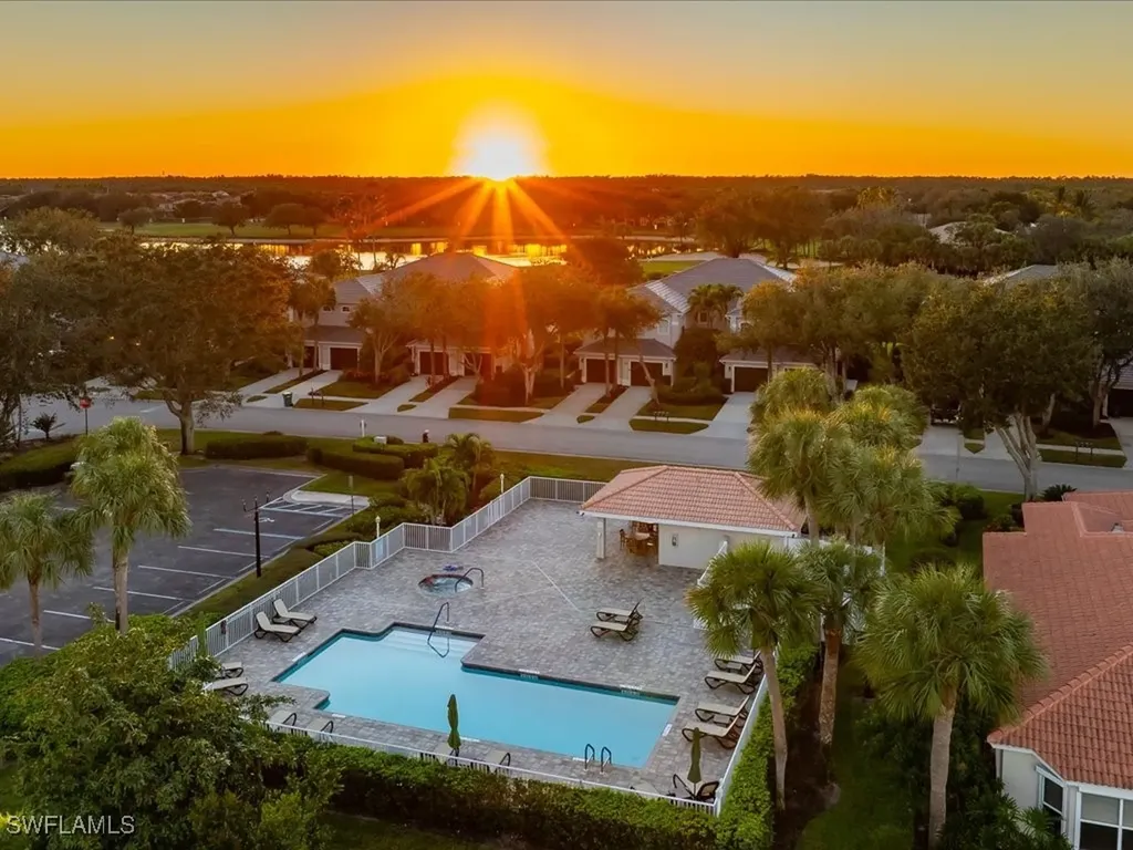 1981 Crestview Way Naples FL 34119