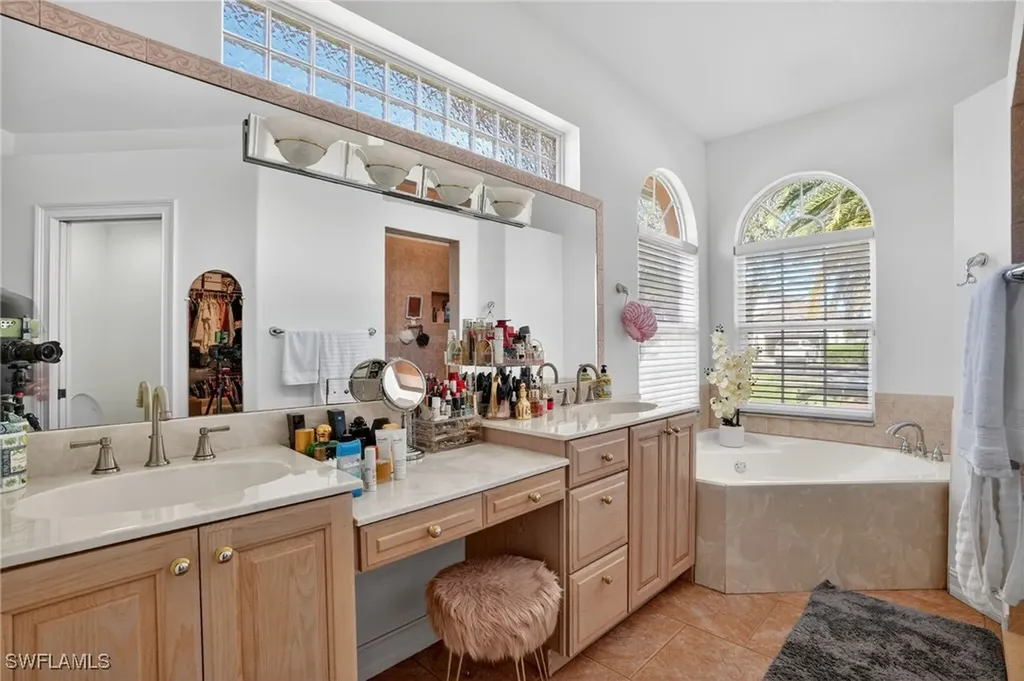 14806 Fripp Island Court Naples FL 34119