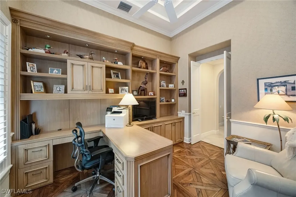 1052 Spanish Moss Trail Naples FL 34108